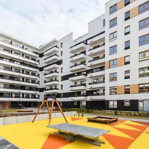 mr-apartament-airportbusiness-komputerowa.warsawhotelspoland.com/